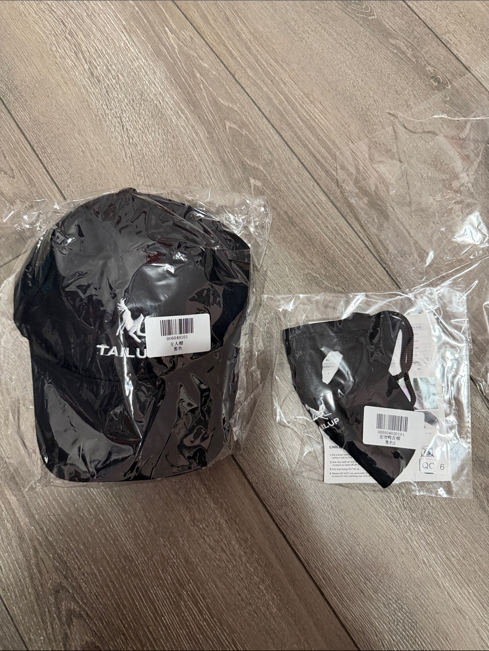 TAILUP Black Dog Baseball Cap with Adjustable Strap